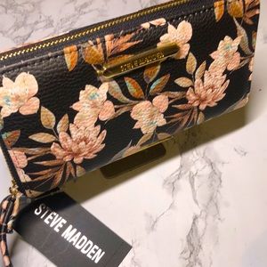 Steve Madden Floral zip around wallet